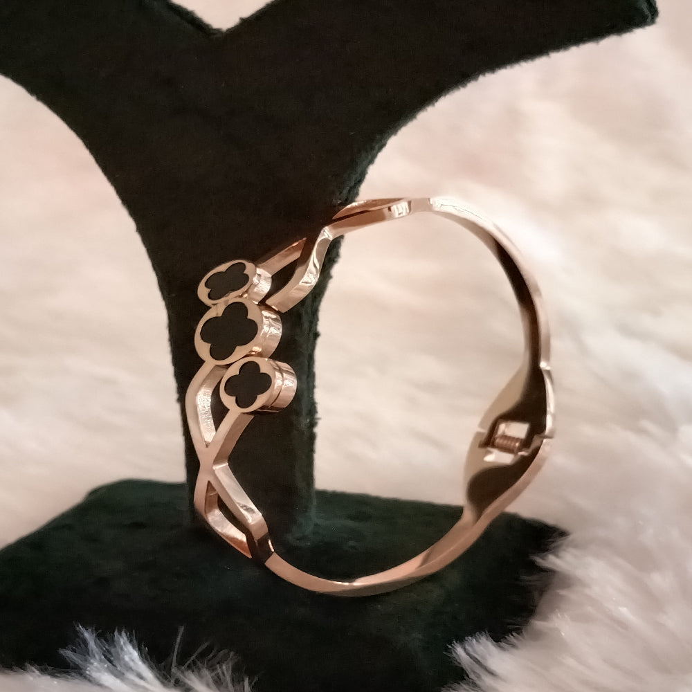 Bracelet with rose gold finish
