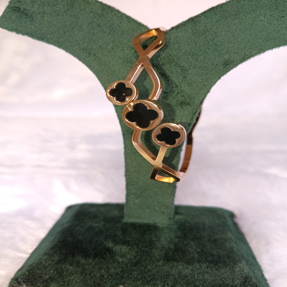 Bracelet with rose gold finish