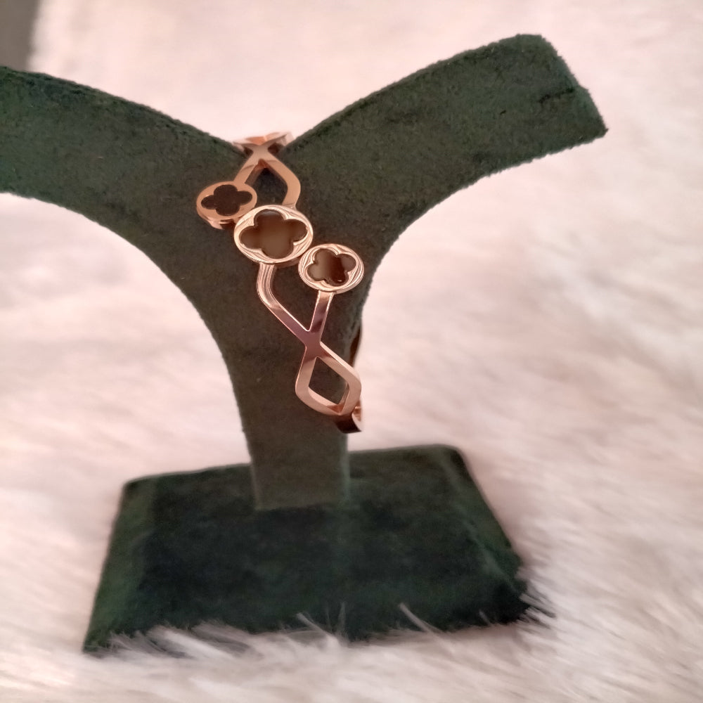 Bracelet with rose gold finish