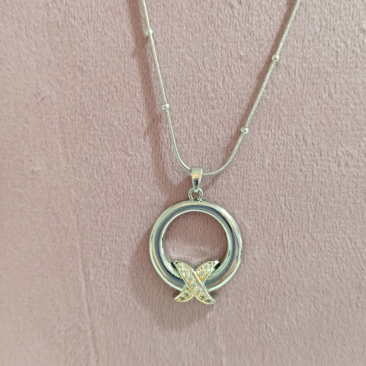 Chain Pendant with Round Shape Design