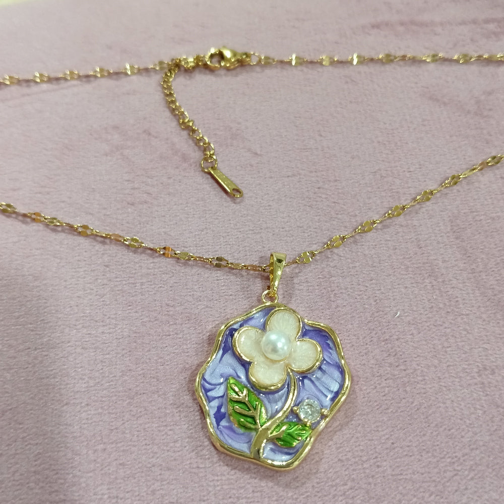 Chain Pendant with Floral Design
