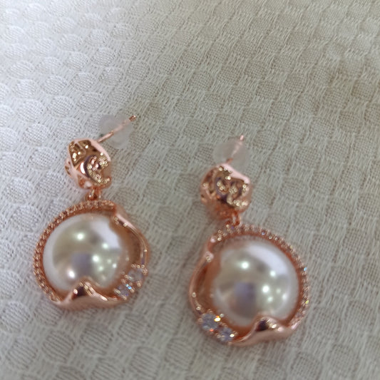 Rose Gold Earrings with Pearl