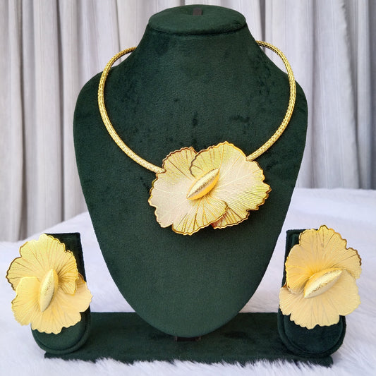Anti Tarnish Necklace with Earrings (Light Weight)