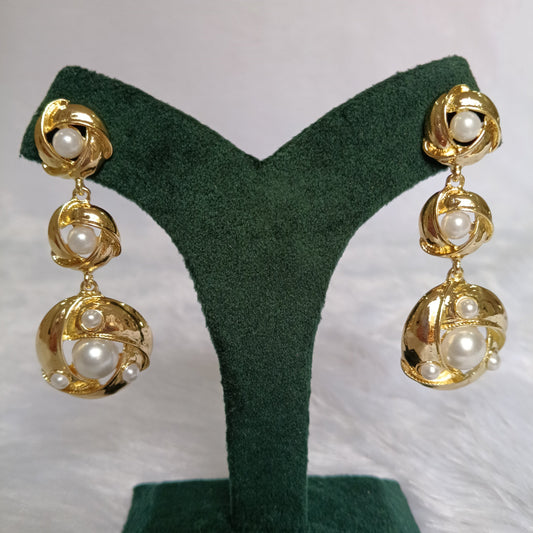 Earrings with Golden Finish & Pearls