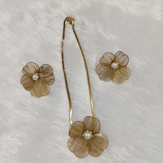 Anti Tarnish Necklace with Earrings (Light Weight)