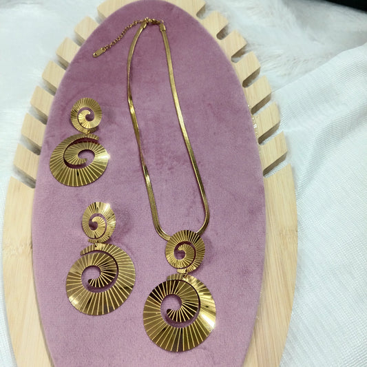 Anti Tarnish Necklace with Earrings (Light Weight)
