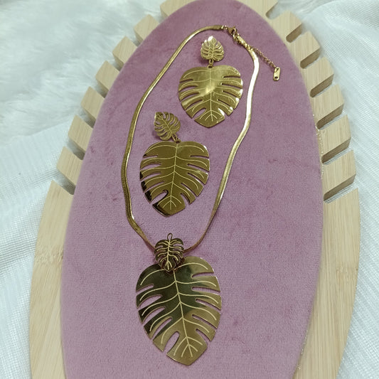 Anti Tarnish Necklace with Earrings (Light Weight)