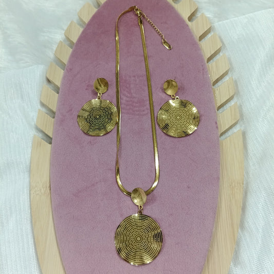 Anti Tarnish Necklace with Earrings (Light Weight)