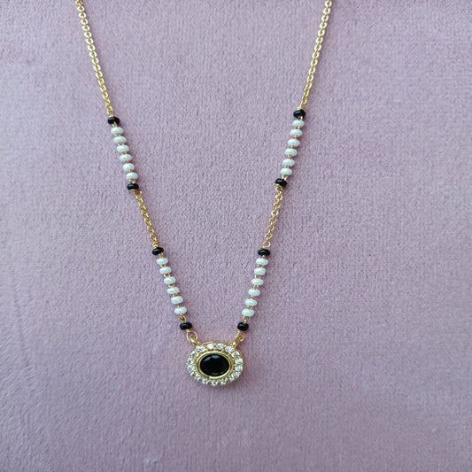 Short Mangalsutra with Stones in Center