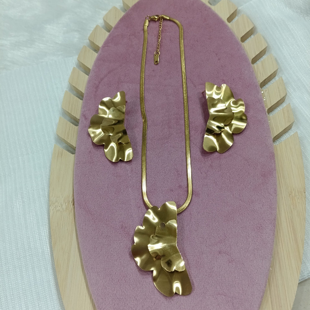 Anti Tarnish Necklace with Earrings (Light Weight)