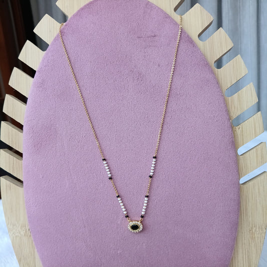 Short Mangalsutra with Stones in Center