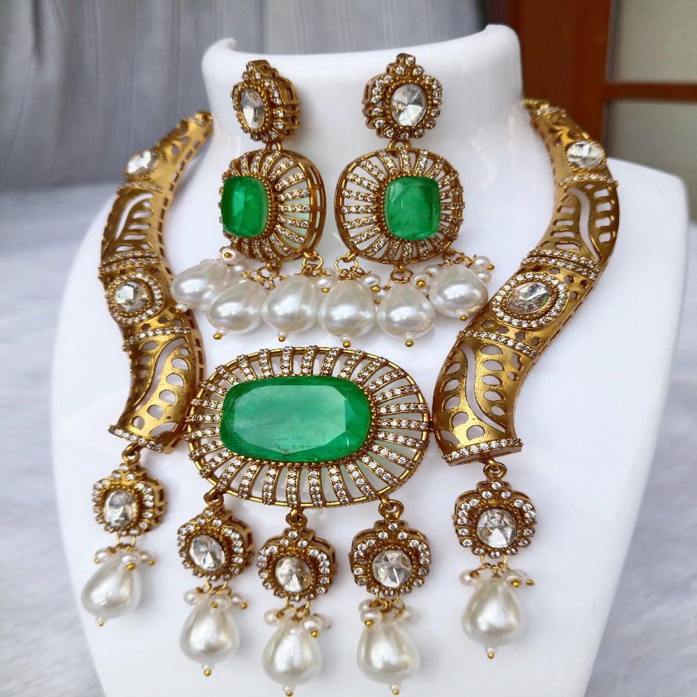 Short Necklace Set with Green Stones